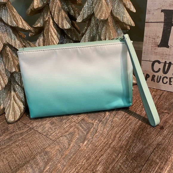 Kate Spade Wristlet - Picture 2 of 5